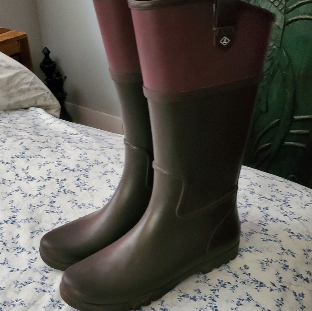 SPERRY WOMEN'S RAINBOOTS SIZE 11